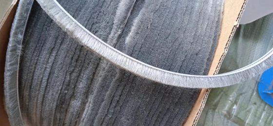 Ανθεκτική σε έντομα καιρική λωρίδα 7 * 7 mm ξύλινη ντουλάπα με ισχυρή προσκόλληση θερμό λιώσιμο