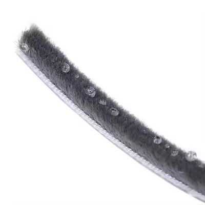 Σύγχρονη σχεδίαση διαμερίσματος Πύργο βούρτσας Weatherstripping Grey Silicon Wool Stack 7 * 6mm Μέγεθος Αντισκονικό Πύργο Σφραγίδα Strip Πολυδιάστατη