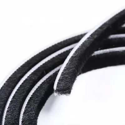 Σκίτσο γκαράζ πόρτα καιρικής ζώνης με πρόσφυση 3M σύγχρονο στυλ σχεδιασμού σε μαύρο / γκρι / καφέ / λευκό / άλλα χρώματα