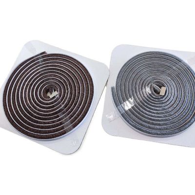 Υλικό Σφραγίδα πόρτας Τυλί από μαλλί με αυτοκόλλητη βούρτσα για πόρτες και παράθυρα Κάρτα καιρού ISO9001 2008 Πιστοποιημένο